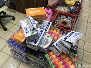 Polres Pangkalpinang Gerebek Kios yang Jual Masker Rp 250 Ribu Per Boks Polres Pangkalpinang Gerebek Kios yang Jual Masker Rp 250 Ribu Per Boks