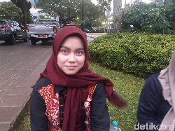 Cerita Pamdal Wanita yang Terluka Saat Jaga Demo di Kantor Anies