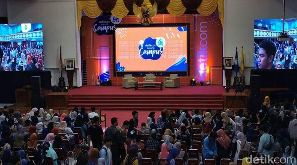 Ribuan Orang Ikuti dYouthizen di UNS Solo