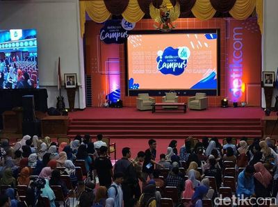 Ribuan Orang Ikuti dYouthizen di UNS Solo