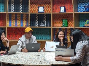 DANA Optimalkan Gen Z untuk Berinovasi Wujudkan Indonesia Tanpa Tunai DANA Optimalkan Gen Z untuk Berinovasi Wujudkan Indonesia Tanpa Tunai