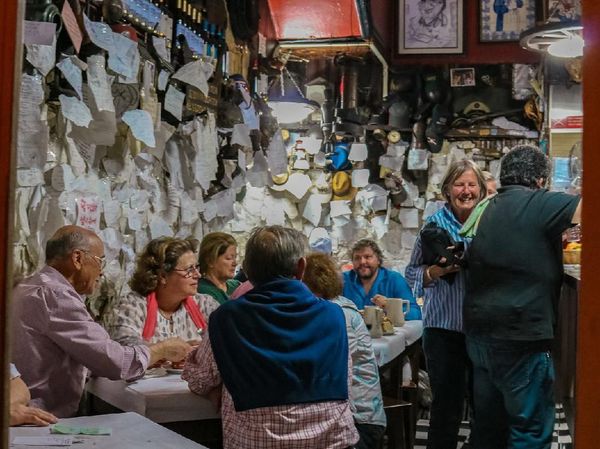 Dipenuhi Puisi, Restoran Klasik di Portugal Ini Wajib Dikunjungi