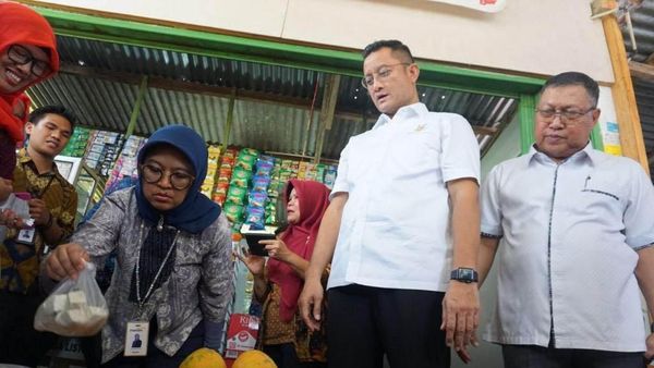 Mensos Luncurkan Program Bantuan Sembako
