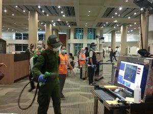 Cegah Corona, Bandara I Gusti Ngurah Rai Bali Semprotkan Disinfektan