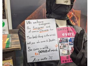 Yang Buruk Itu Virus Corona, Bukan Turisnya