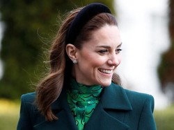 Kate Middleton Unggah Foto dan Kartu Selamat Hari Ibu, Netizen: Meghan Markle Mana?
