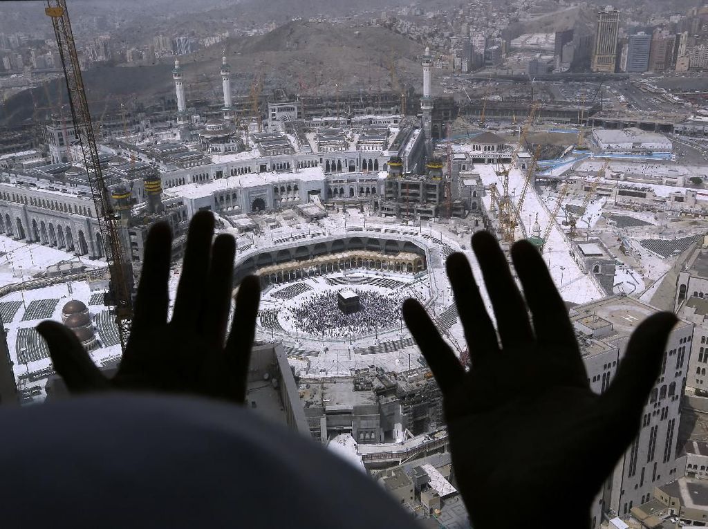 Sempat Tertahan, 58 Jemaah Umroh Dipulangkan ke Tanah Air Besok Sempat Tertahan, 58 Jemaah Umroh Dipulangkan ke Tanah Air Besok