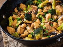 Menu Harian Ramadhan ke-7 : Sahur hingga Berbuka dengan Menu Serba Ayam