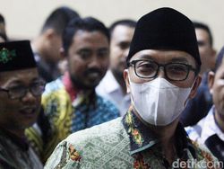 Teka-teki Ponsel di Dalam Sel yang Tak Diakui Imam Nahrawi