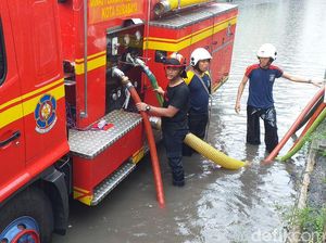 Hujan Deras, Kawasan Darmo Park Surabaya Kembali Terendam Banjir
