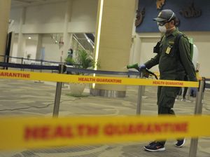 Cegah Corona, Bandara Ngurah Rai Disemprot Disinfektan
