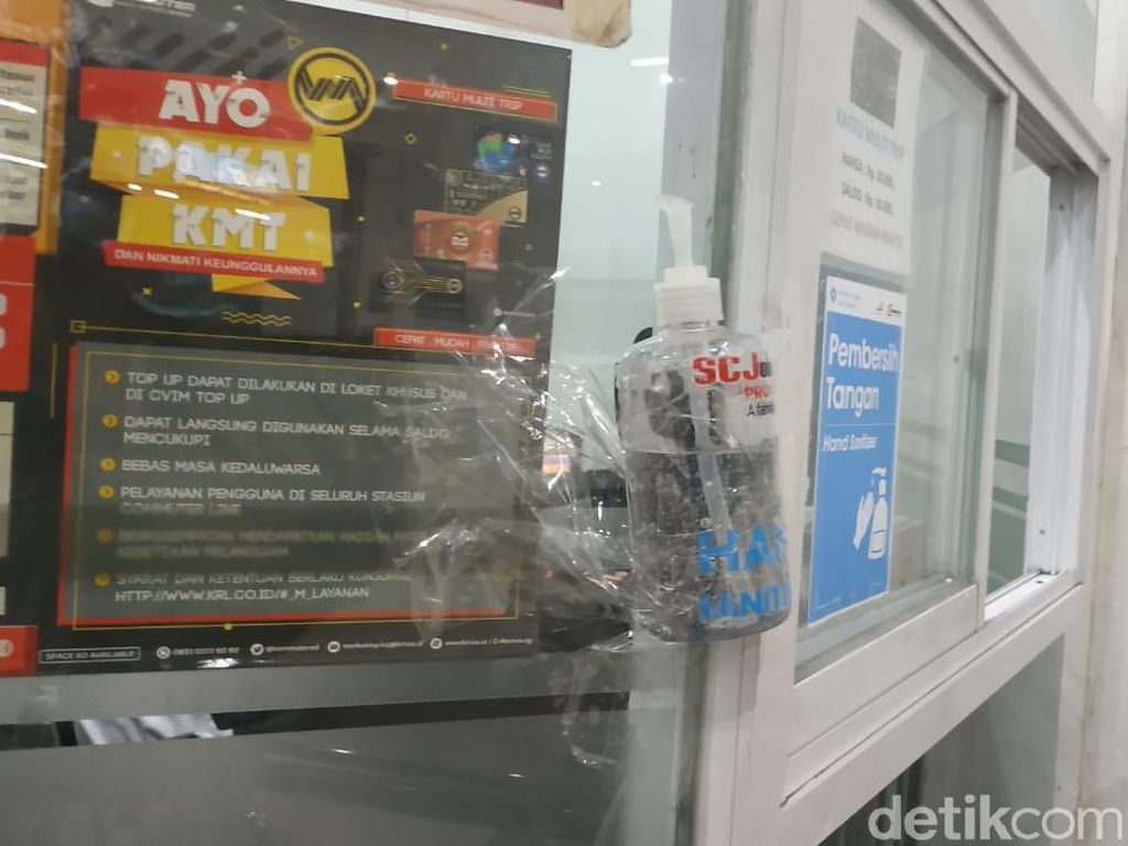 Terpopuler Sepekan: Ulah Jahil Refill Hand Sanitizer di Tempat Umum Terpopuler Sepekan: Ulah Jahil Refill Hand Sanitizer di Tempat Umum