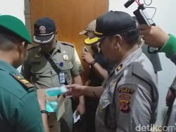 Duh! Toko Obat di Garut Jual Masker Rp 200 Ribu Per Boks