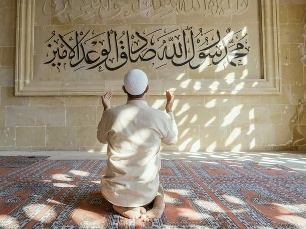 Sholat Tasbih: Tata Cara, Hukum, Niat, dan Bacaan, hingga Keutamaannya Sholat Tasbih: Tata Cara, Hukum, Niat, dan Bacaan, hingga Keutamaannya