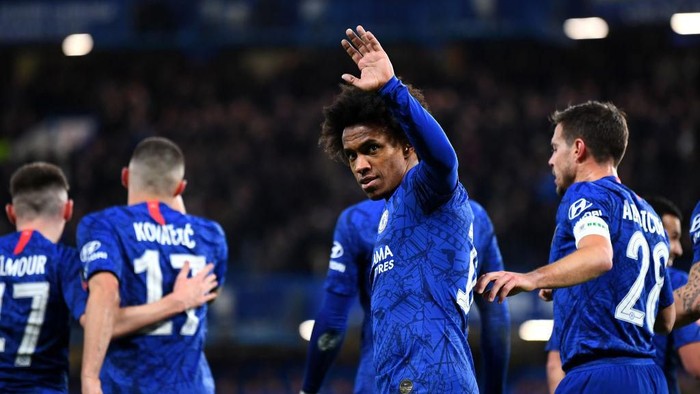 LONDON, ENGLAND - MARCH 03: Willian of Chelsea celebrates after scoring his sides first goal during the FA Cup Fifth Round match between Chelsea FC and Liverpool FC at Stamford Bridge on March 03, 2020 in London, England. (Photo by Clive Mason/Getty Images)
