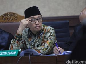 Jabar Hari Ini: Eks Menpora Bebas Bersyarat Jabar Hari Ini: Eks Menpora Bebas Bersyarat