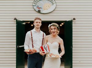 Unik! 5 Pasangan Ini Pilih Menikah dengan Konsep Fast Food