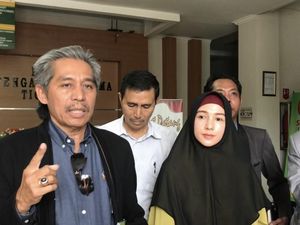 Cerai dari Limbad, Ini Fakta-fakta Benazir Endang Cerai dari Limbad, Ini Fakta-fakta Benazir Endang