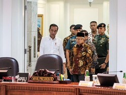 Ngabalin: Jokowi Gelar Ratas Bahas RS Corona Rabu 11 Maret