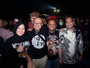 Keseruan Ganjar dan Marwan Saat di Konser Musik Keseruan Ganjar dan Marwan Saat di Konser Musik