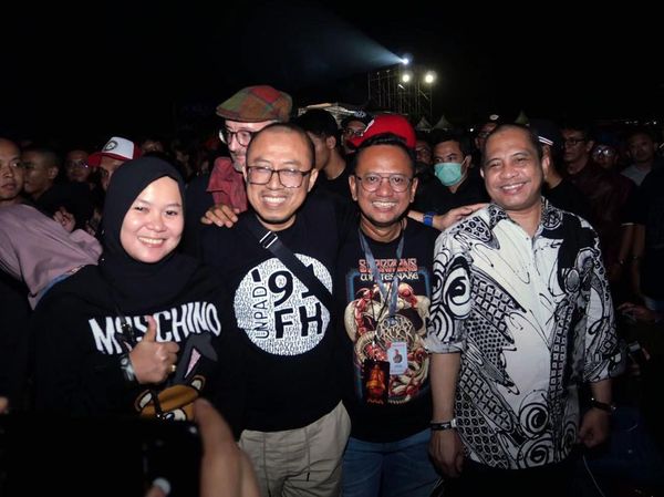 Keseruan Ganjar dan Marwan Saat di Konser Musik