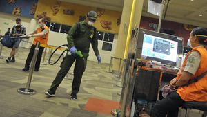 Bandara Ngurah Rai Bersih-bersih dari Virus Corona