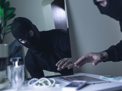 Pria di Bogor Curi Emas Majikan, Beralibi Rumah Dibobol Orang