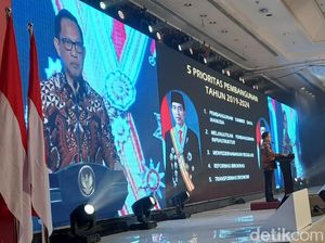 Mendagri Ajak Masyarakat Berjemur Pagi untuk Tangkal Corona