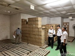 Polda Kepri Gerebek Gudang Masker Ilegal di Batam, 3 Orang Ditangkap