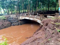 Banjir Bandang Terjang Banyuwangi, Jembatan Putus dan 1 Dusun Kebanjiran
