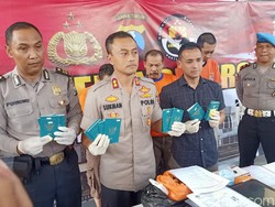 Tiga Pemalsu Dokumen untuk Pengurusan Paspor di Kediri Dibekuk
