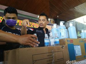 Jual Lebih Murah dari Pasar Pramuka, Kenapa Penimbun Masker Semarang Diciduk?