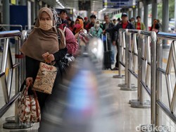 Dijegal Corona, Ekonomi RI Diproyeksi Paling Kuat Tumbuh 4,9%