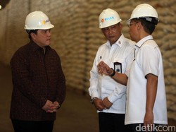 Imbau Masyarakat Tak Panik Belanja, Erick Thohir: Stoknya Ada