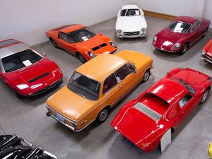 Kakek Inspiratif! Sumbang Koleksi Mobil Klasik Senilai Rp 141 M untuk Universitas