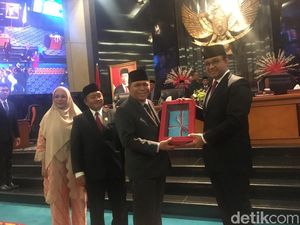Ingin Naikkan Pendapatan dari Retribusi, Anies Ajukan Raperda ke DPRD Ingin Naikkan Pendapatan dari Retribusi, Anies Ajukan Raperda ke DPRD
