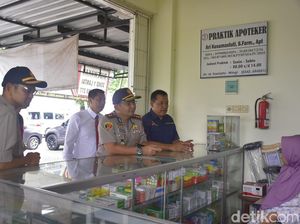Polisi Sidak Apotek dan Supermarket, Stok Masker Kosong, Hand Sanitizer Sedikit Polisi Sidak Apotek dan Supermarket, Stok Masker Kosong, Hand Sanitizer Sedikit
