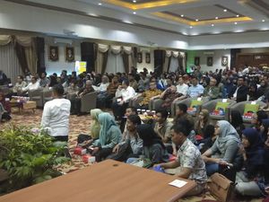 Membludak! Dialog RUU Cipta Kerja Unair Dipenuhi Peserta