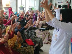 RSUD Tulungagung Ajarkan Cuci Tangan dan Batuk yang Benar ke Pengunjung