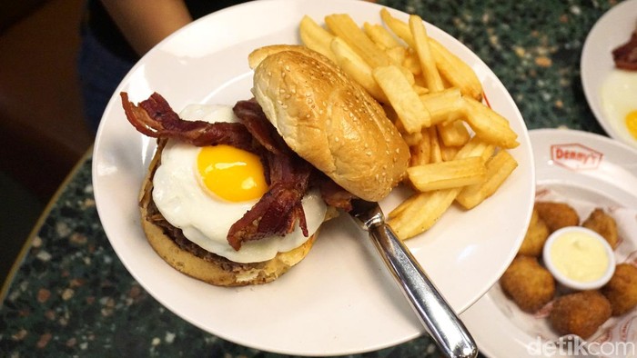 Dennys Dennys