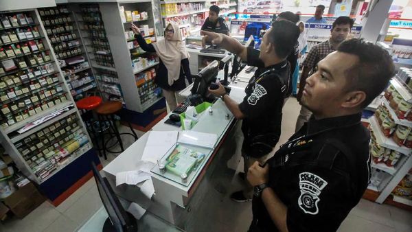 Polda Aceh Gelar Razia Masker di Apotek