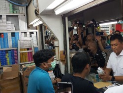 Sidak ke Pasar Pramuka, Polisi Cek Harga dan Ketersediaan Masker