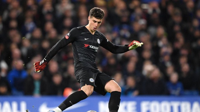 LONDON, ENGLAND - MARCH 03: Kepa Arrizabalaga of Chelsea in action prior to the FA Cup Fifth Round match between Chelsea FC and Liverpool FC at Stamford Bridge on March 03, 2020 in London, England. (Photo by Shaun Botterill/Getty Images)