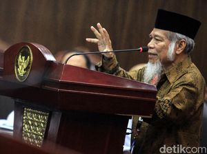 Masyumi Reborn Larang Kader Tepuk Tangan dan Bikin Rekening Bank Riba Masyumi Reborn Larang Kader Tepuk Tangan dan Bikin Rekening Bank Riba