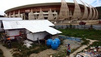 Stadion baru ini dianggap keren karena mengadopsi langgam arsitektur lokal.g