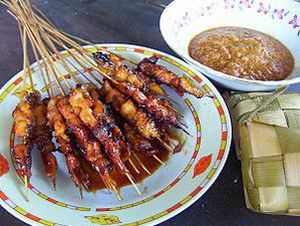 Sate Ambal Khas Kebumen, Gurihnya Daging Ayam dan Saus Tempe Bikin Nagih Sate Ambal Khas Kebumen, Gurihnya Daging Ayam dan Saus Tempe Bikin Nagih