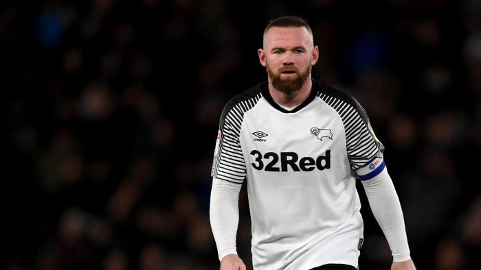 DERBY, ENGLAND - FEBRUARY 21: Wayne Rooney of Derby County in action during the Sky Bet Championship match between Derby County and Fulham at Pride Park Stadium on February 21, 2020 in Derby, England. (Photo by Ross Kinnaird/Getty Images)