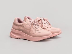 Rekomendasi 7 Brand Sneakers Lokal untuk Wanita Rekomendasi 7 Brand Sneakers Lokal untuk Wanita