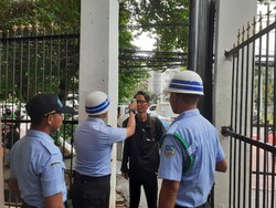 Waspada Corona, Pegawai-Tamu di Kompleks DPR Dicek Suhu Tubuh