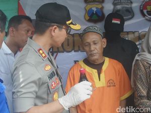 Modal Ilmu dari Buku Bekas, Kakek Ini Buat Jamu Ilegal Selama 24 Tahun